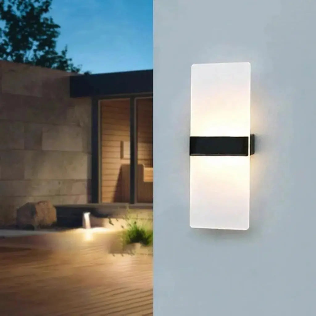 SolaraEdge™ Modern Solar LED Wall Light – IP65 Waterproof Outdoor Acrylic Sconce Luminescense